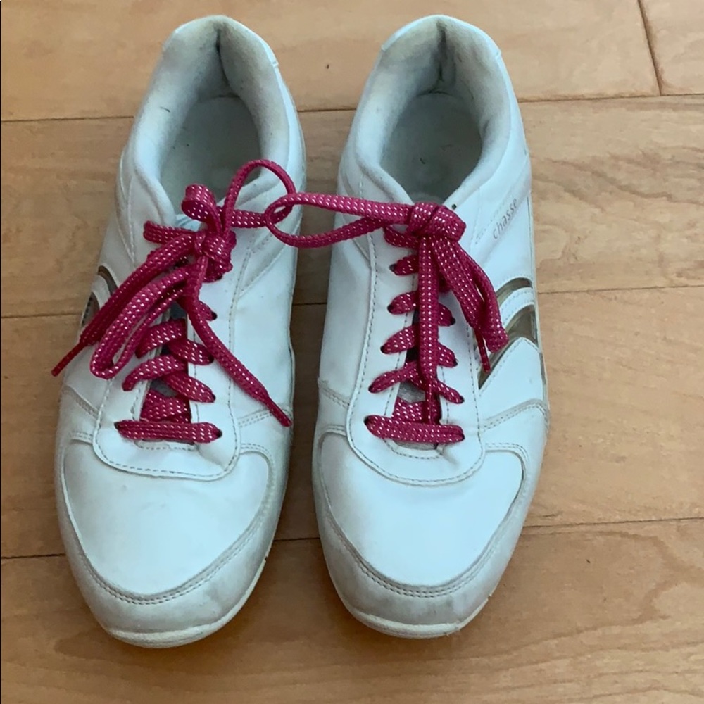 Cheer shoes